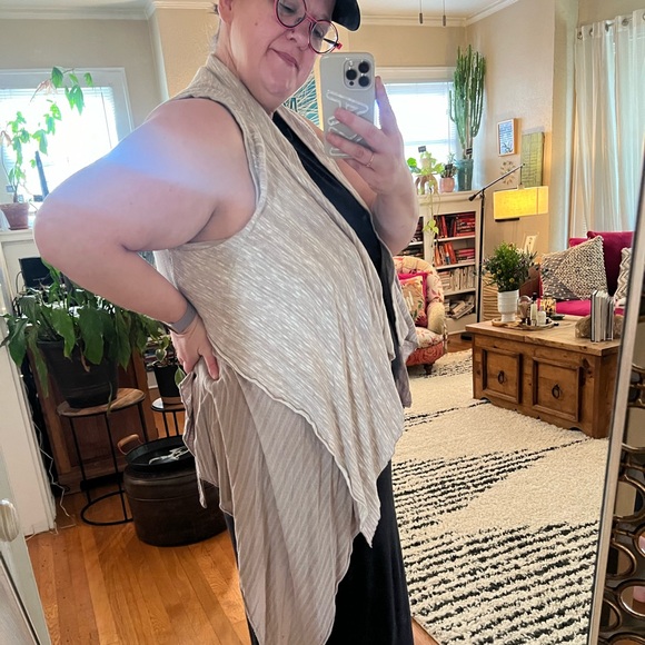 Anthropologie neutral mixed texture vest in L - Picture 2 of 6